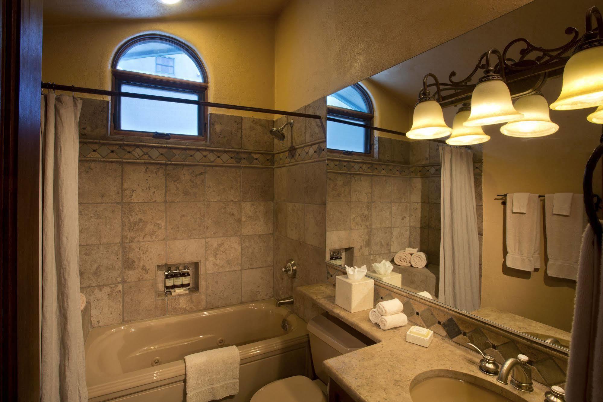 Alpine Village Suites Таос-Скі-Веллі Екстер'єр фото